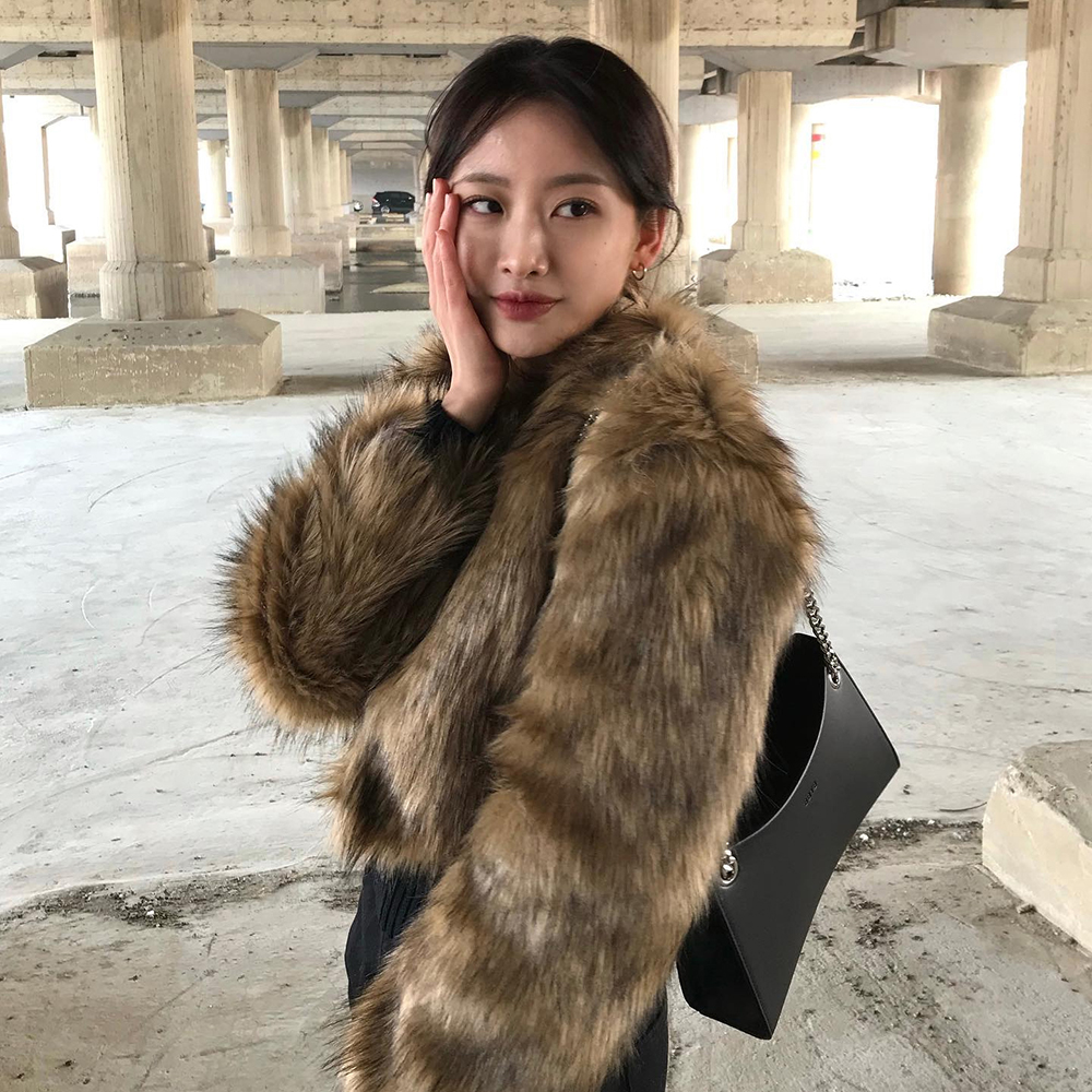 [@3.25kz] Nicke Chain Shoulder Bag (Jade Black) | Karim Rashid