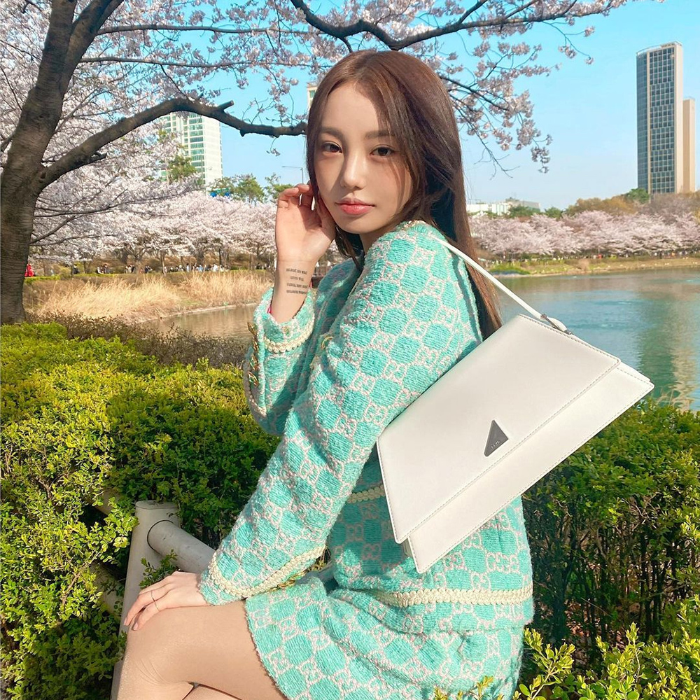 [@femmefatale_mint] Miu Shoulder Bag (Titanium White) | Karim Rashid