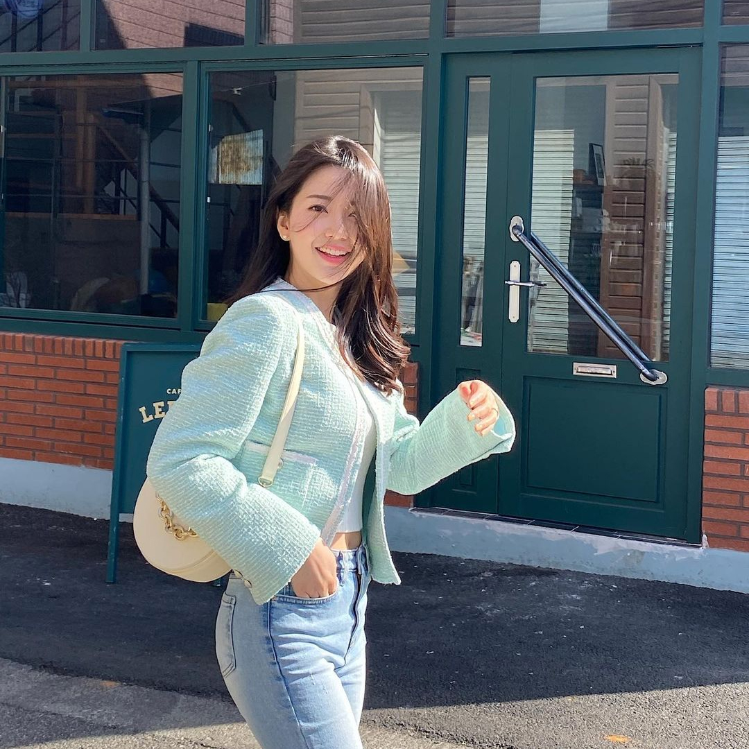 [@fun_sol] Atti Saddle Cross Bag (Ivory Cream) | Karim Rashid