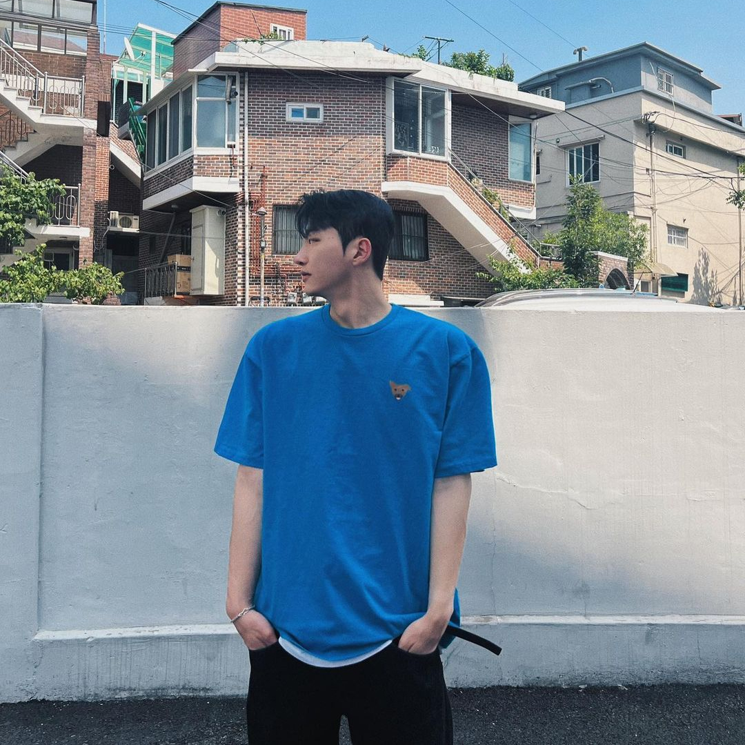 [@jnsk_76] Unisex Yellow Tape Over-fit T-shirt (Blue) | Karim Rashid