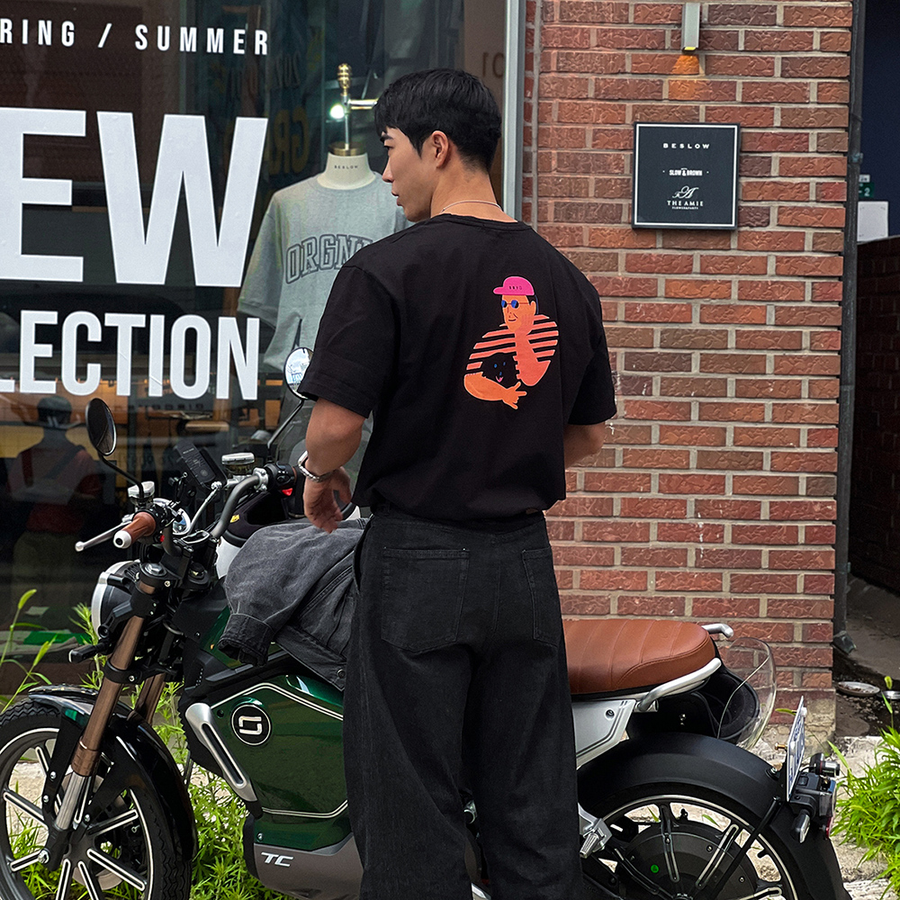 [@bumki___] Unisex Old Boy Over-fit T-shirt (Black) | Karim Rashid