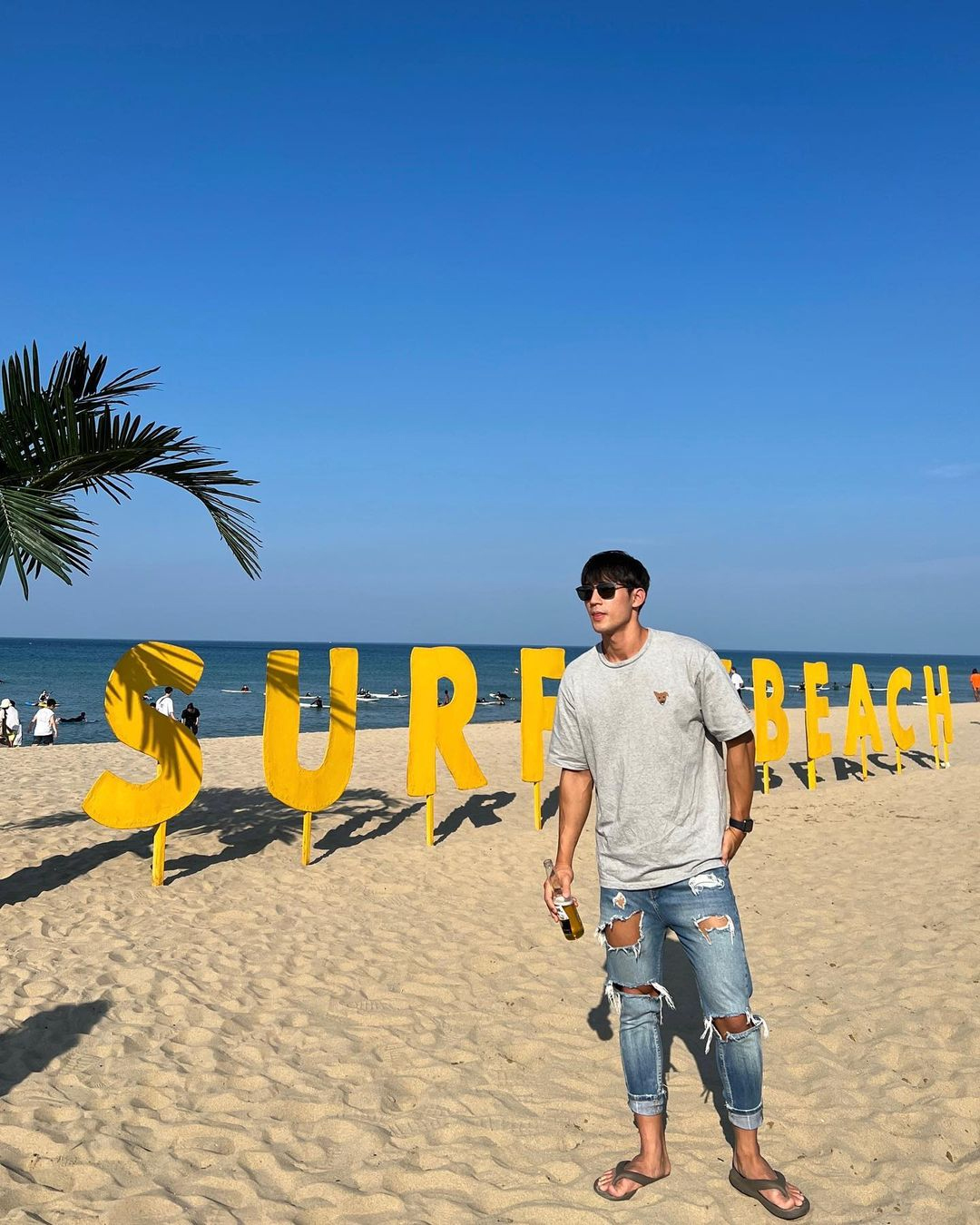 @full0f__ #OOTD @full0f__ BBYB Unisex Yellow Tape Over-fit T-shirt (Grey)