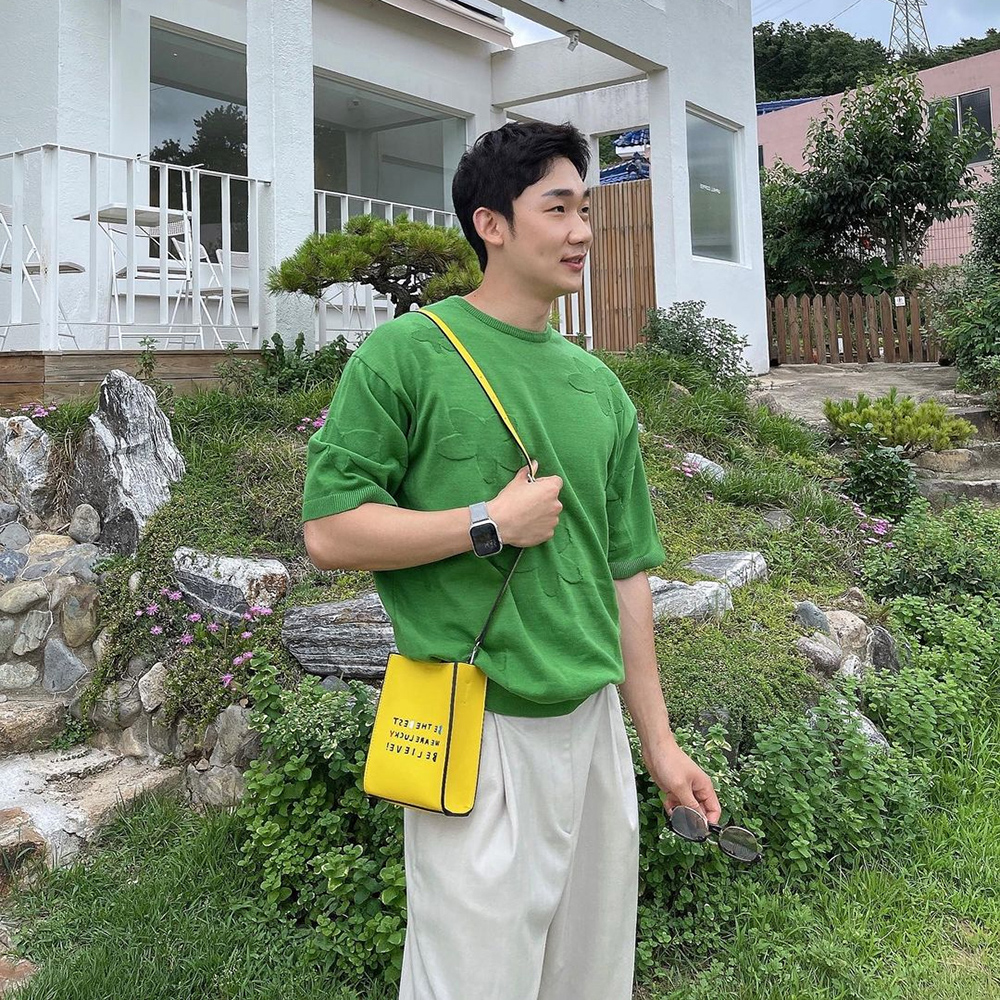 [@_min.o] MARCE Unisex Mini Square Bag (Maple Yellow) | Karim Rashid