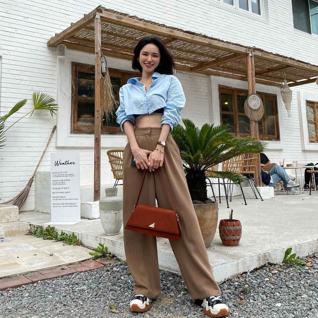 [@2u2_0109] Miu Suede Shoulder Bag (Friar Brown) | Karim Rashid