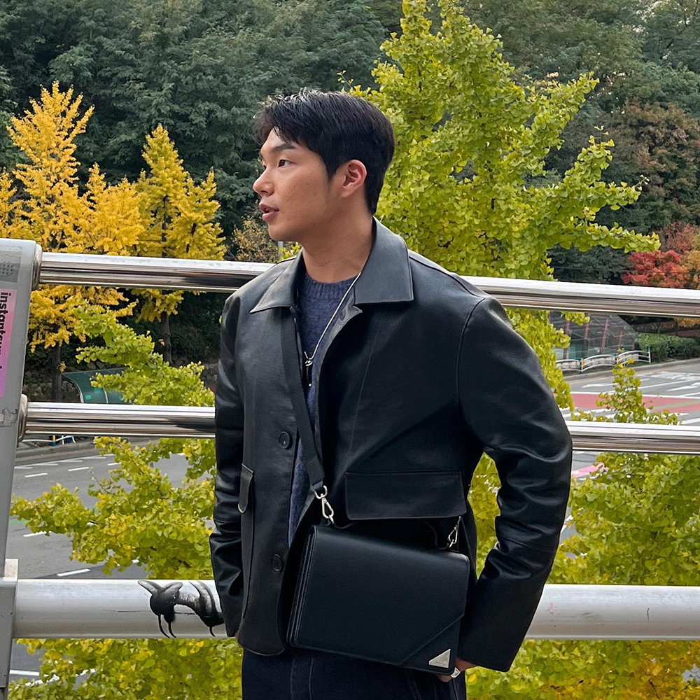 [@youth_jm] Mago Unisex Satchel Cross Bag (Jade Black) | Karim Rashid