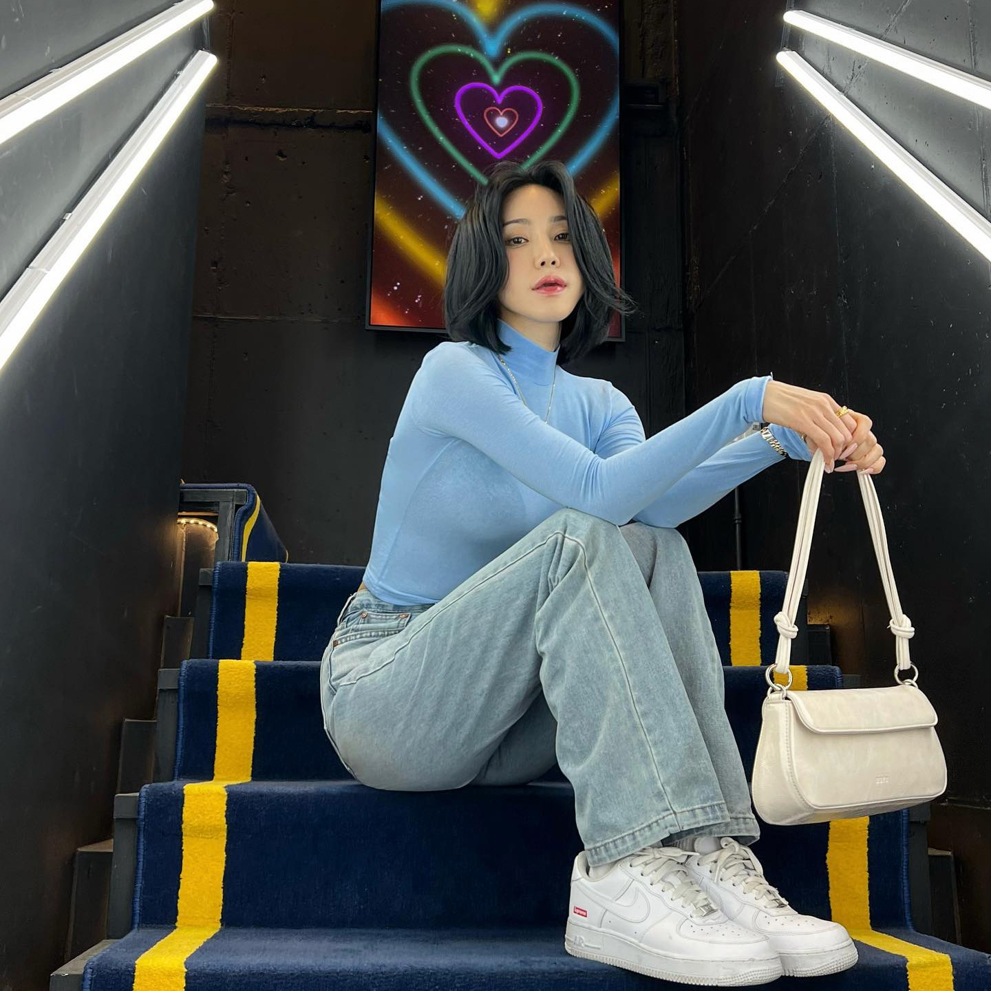 [@2u2_0109] Lala Shoulder Bag (Crinkled Ivory) | Karim Rashid