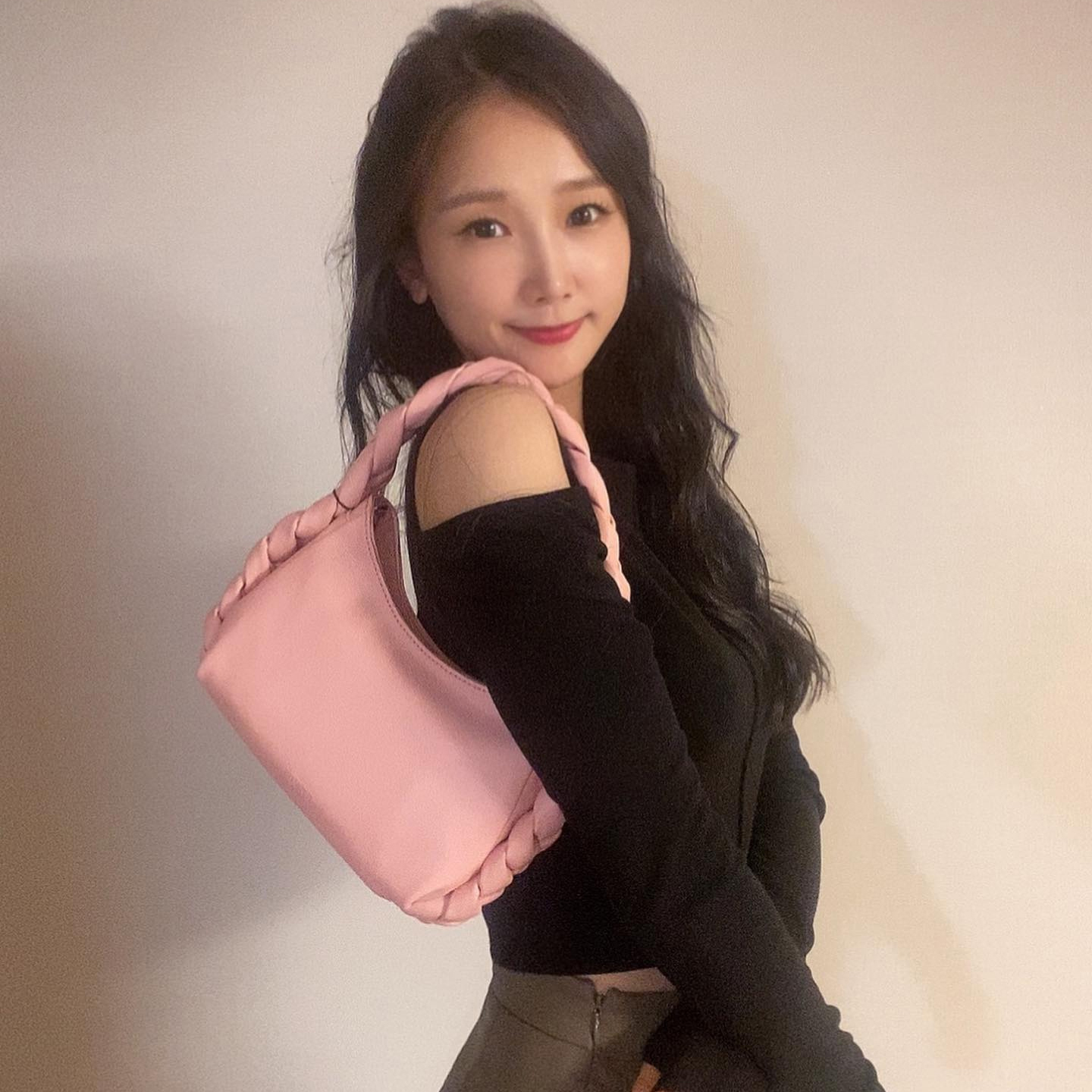 [@soyoung870728] Merr Tote Bag (Sundown Pink) | Karim Rashid