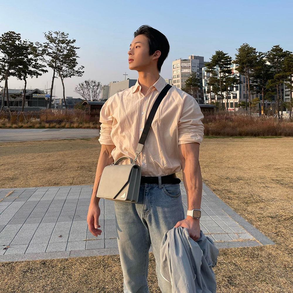 [@sh_nn] Mago Unisex Satchel Cross Bag (Dove Grey) | Karim Rashid