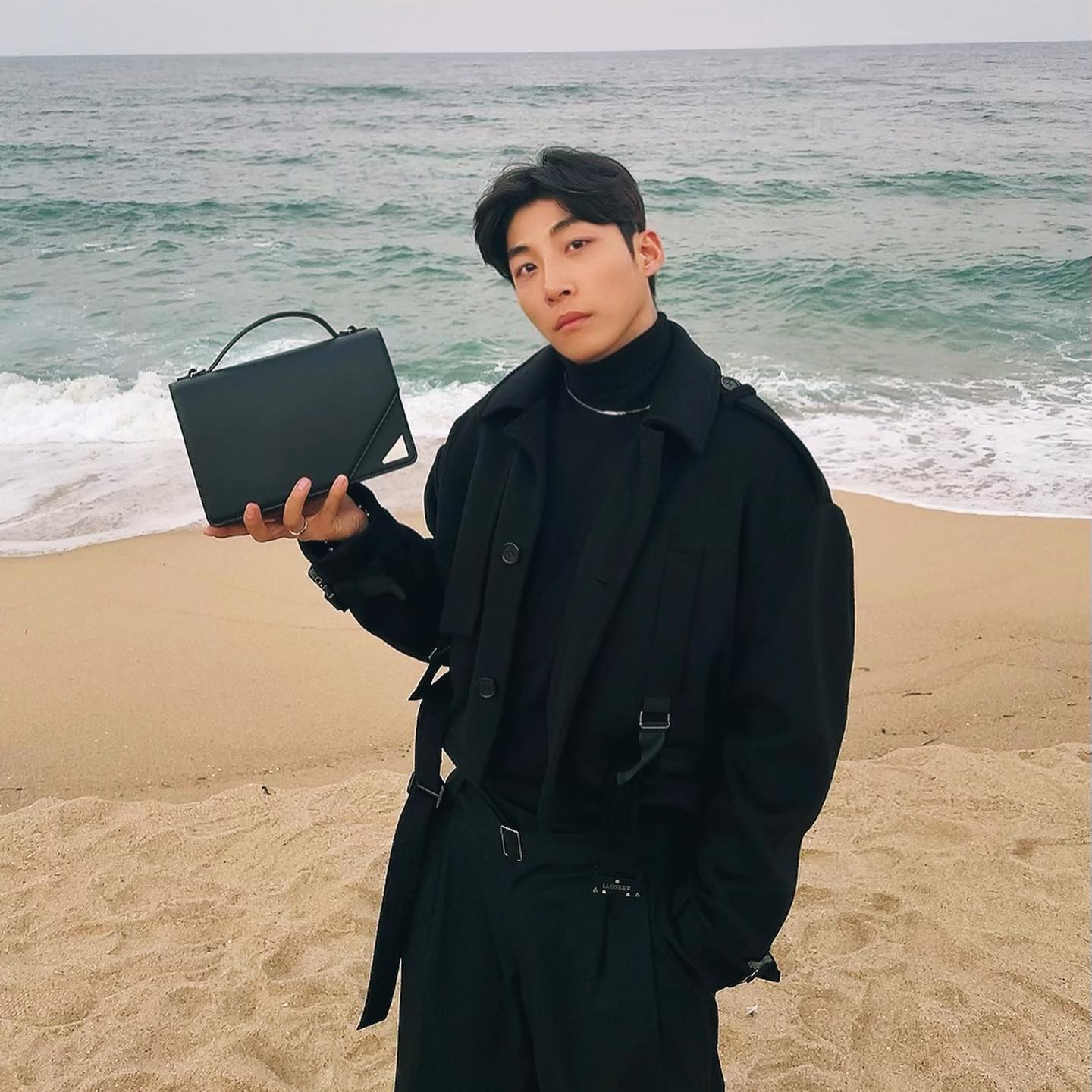 [@yj_mark] Mago Unisex Satchel Cross Bag (Jade Black) | Karim Rashid