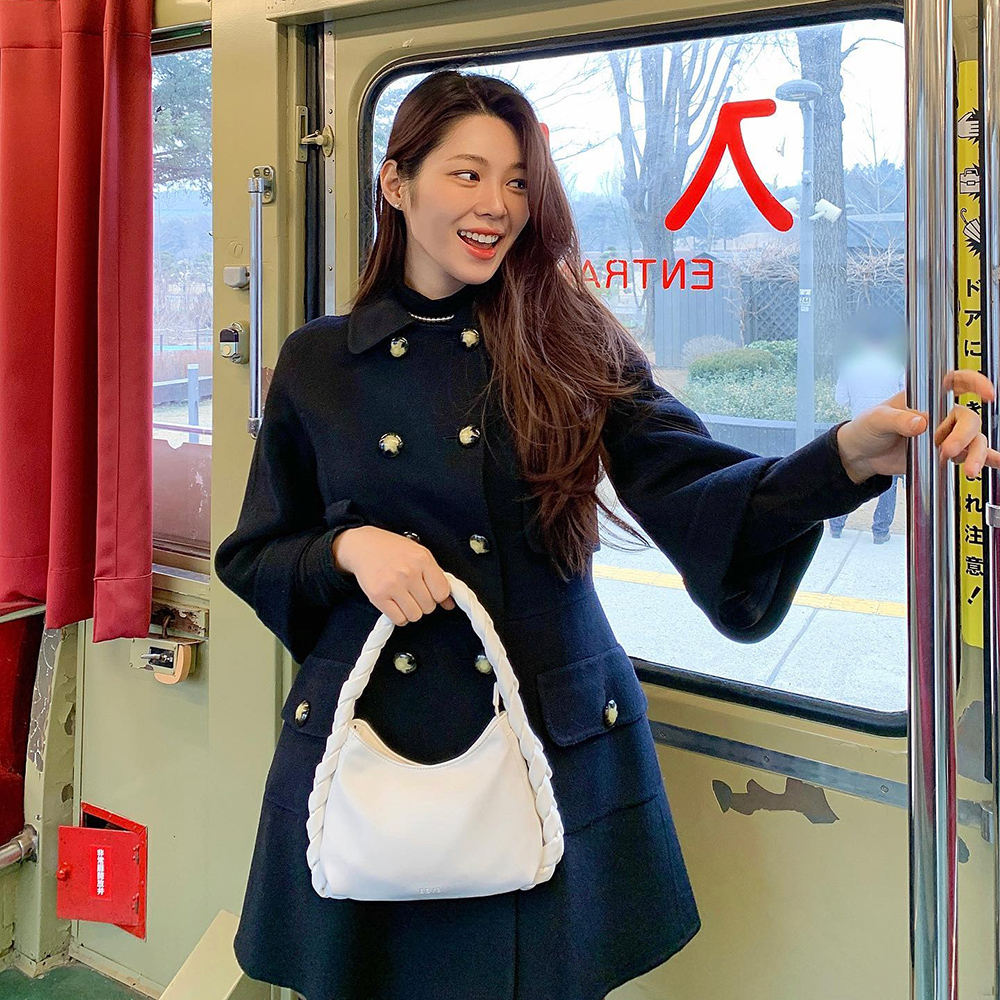 [@pure__chee] Merr Tote Bag (White Ivory) | Karim Rashid