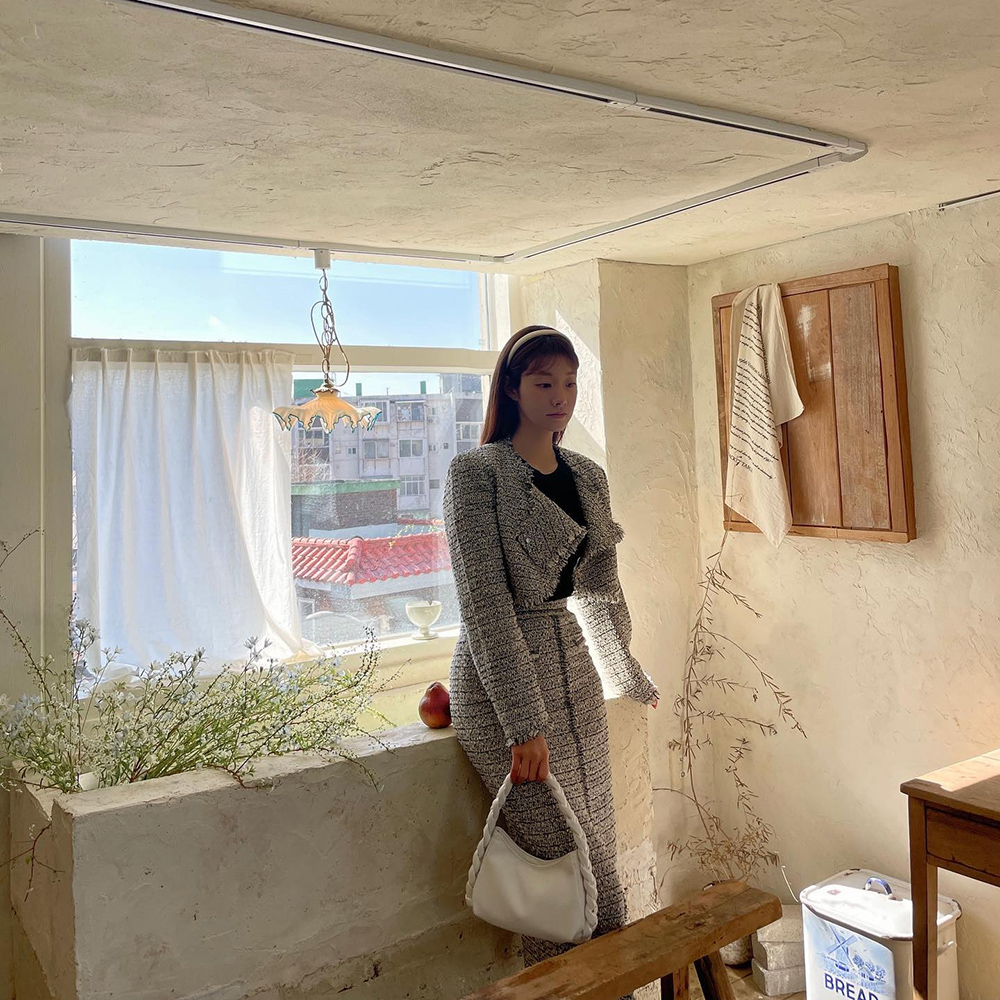 [@minguri__90] Merr Tote Bag (White Ivory) | Karim Rashid