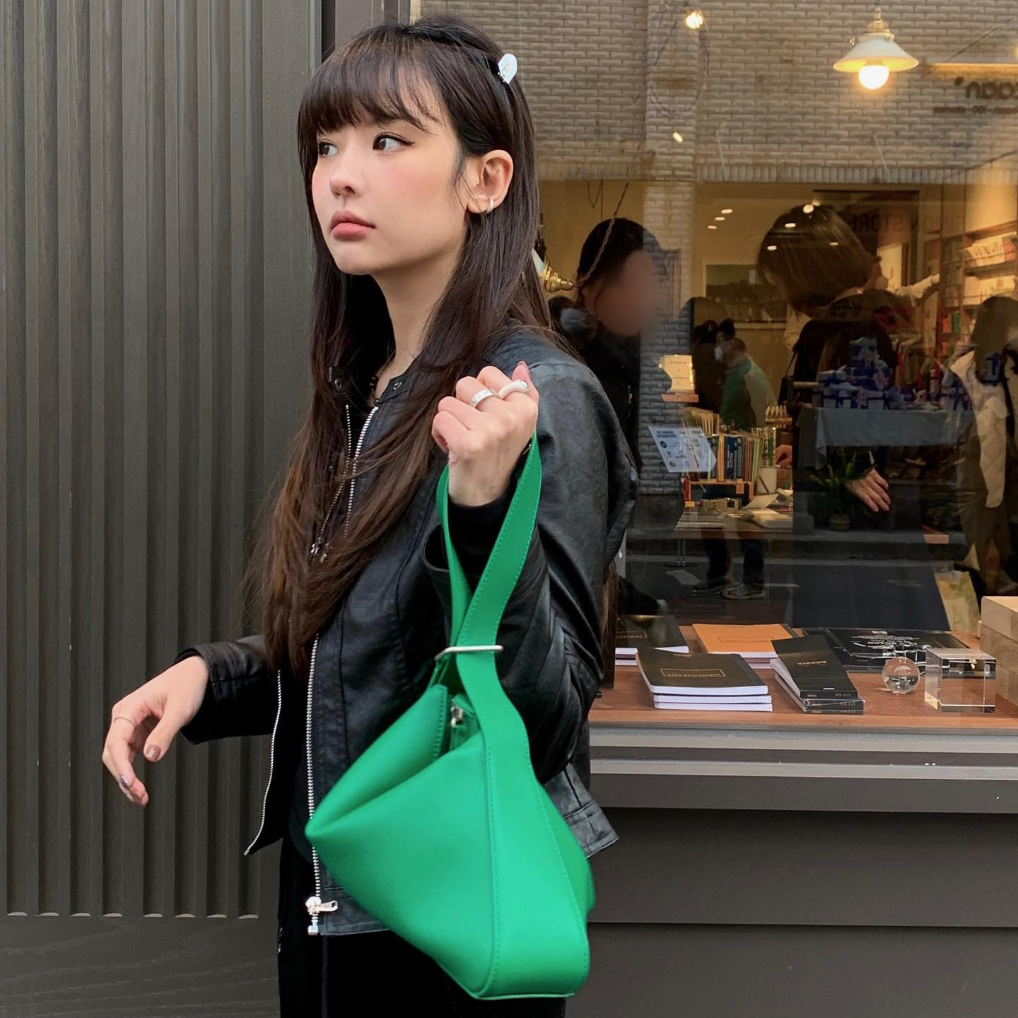 @jinxihyeon #OOTD [BBYB X 황보] BO.Y Bag 보이백 (Green)
