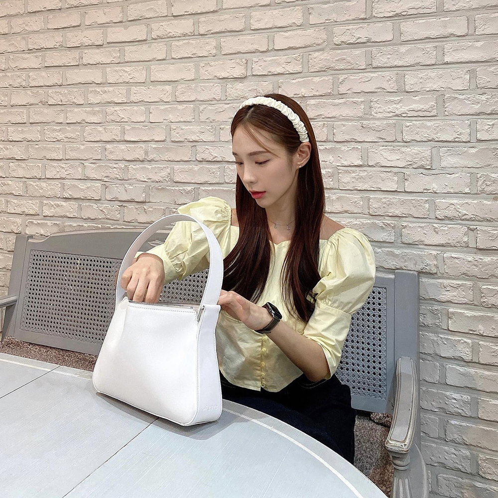 [@ae.luv] [BBYB X 황보] BO.Y Bag 보이백 (White) | Karim Rashid