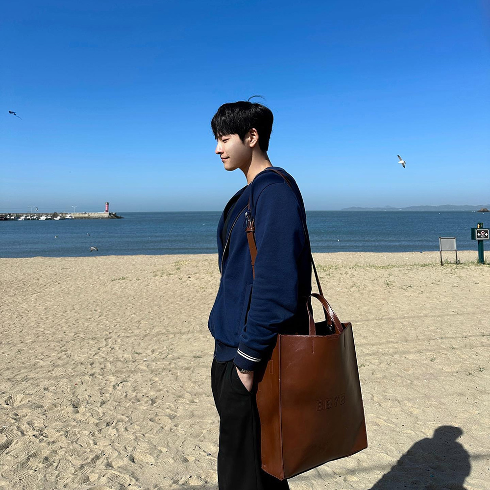 [@jongmin.9_8] Nov Unisex Large Tote Bag (Crinkled D.Br... | Karim Rashid