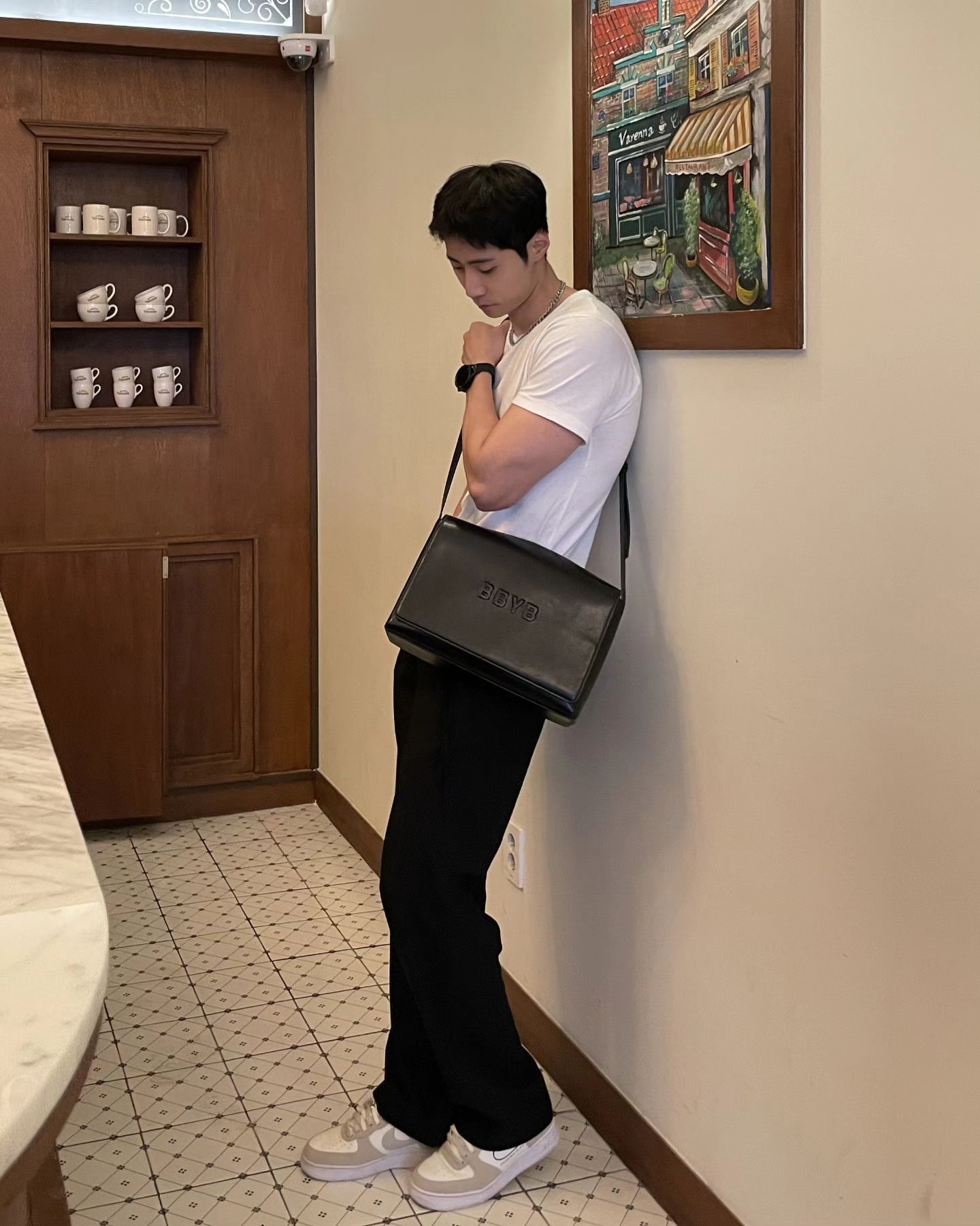 @912.nineonetwo #OOTD BBYB Nov Unisex Large Messenger (Crinkled Black)