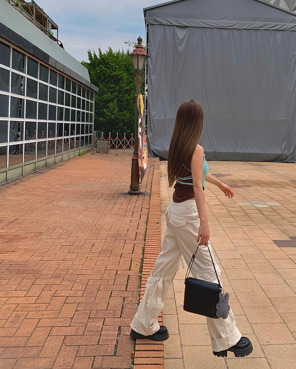 @uu.jiii #OOTD BBYB Ciel Shoulder Bag (Crinkled Black)