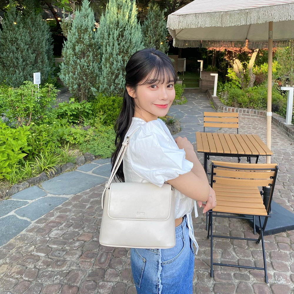 [@wish.park] Ciel Shoulder Bag (Crinkled Ivory) | Karim Rashid