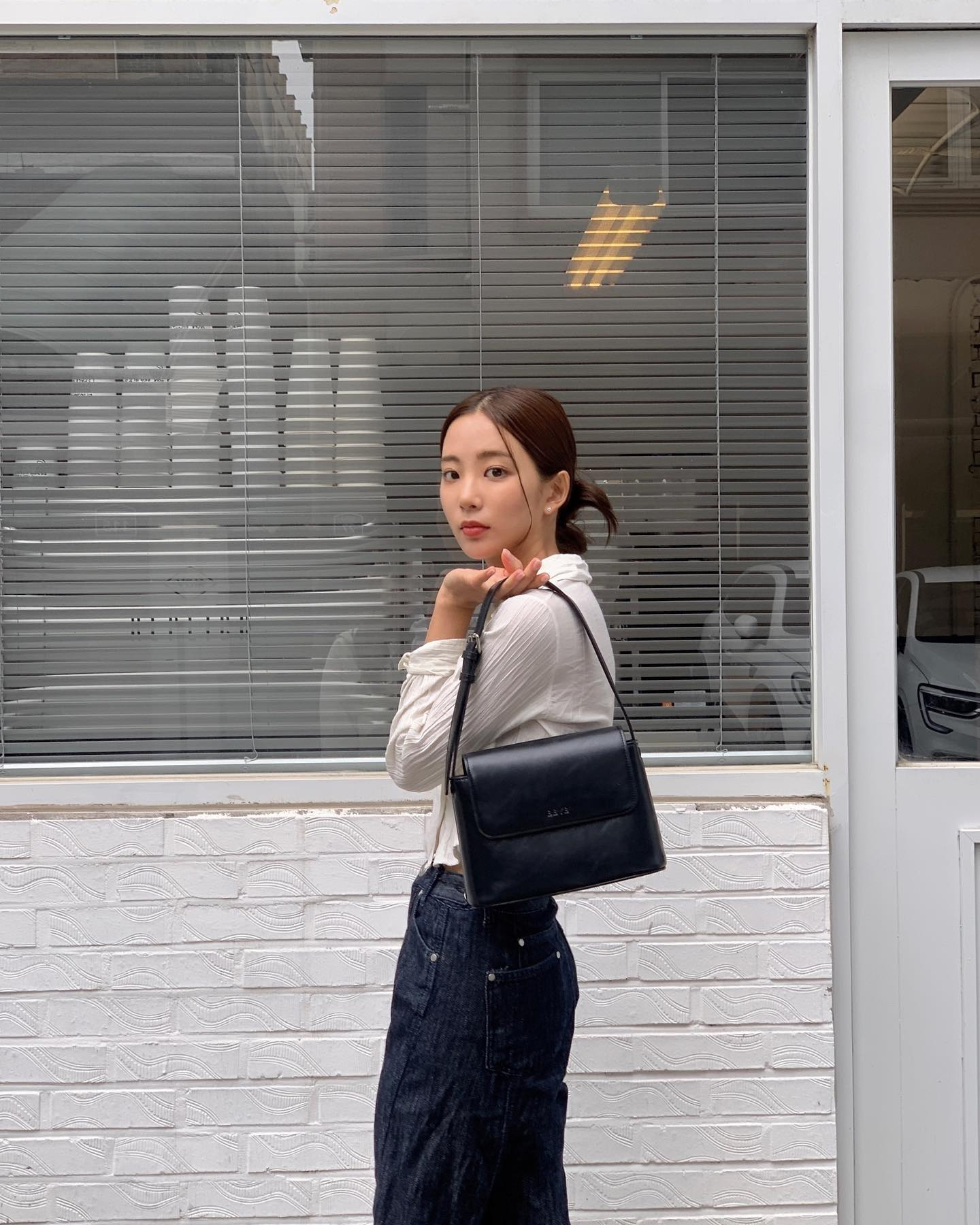 @hyobeeen_ #OOTD Ciel Shoulder Bag (Crinkled Black)