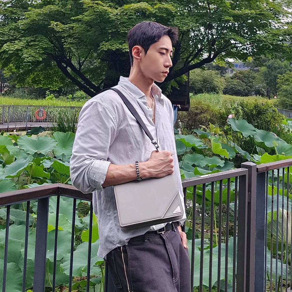 [@912.nineonetwo] Mago Unisex Satchel Cross Bag (Dove G... | Karim Rashid