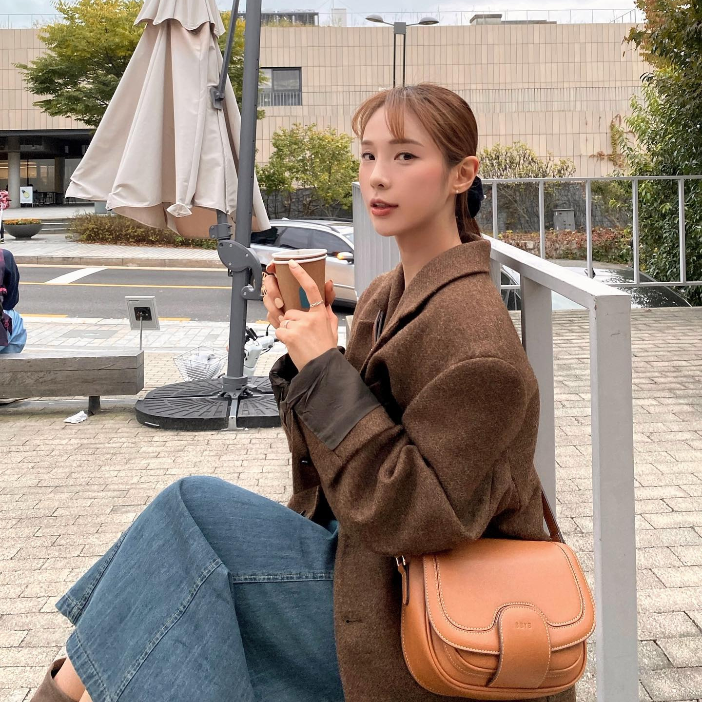 [@ae.luv] BEI Saddle Shoulder Bag (Camel) | Karim Rashid