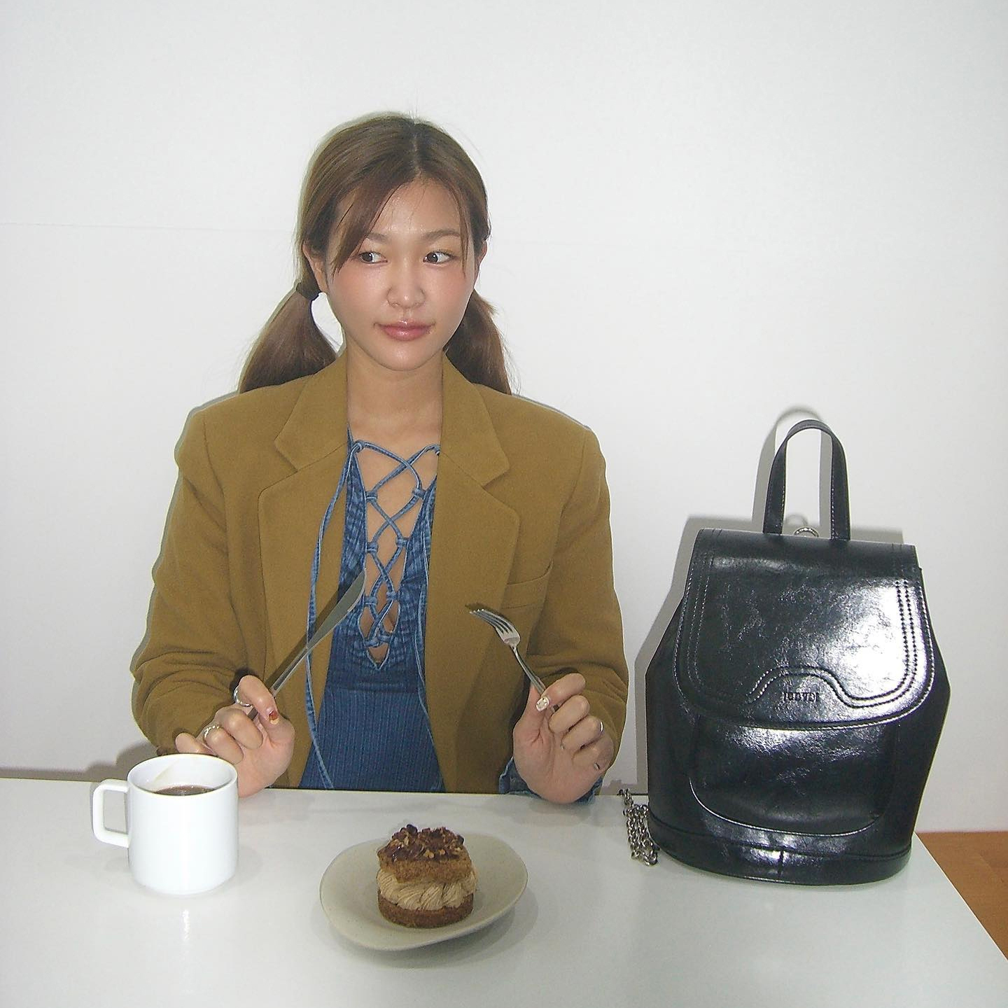 [@yen2zang] BEI Chain Small Backpack (Black) | Karim Rashid