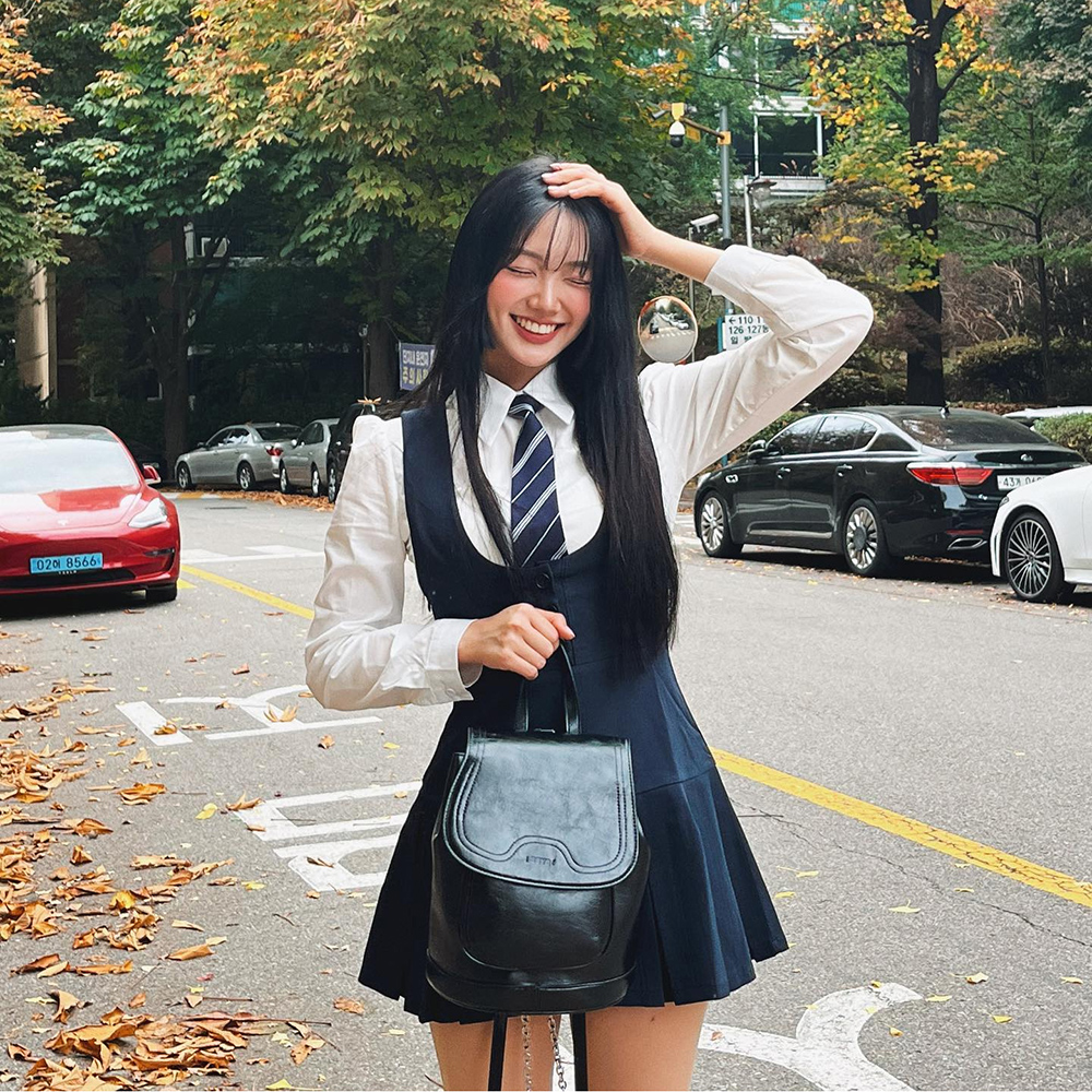 [@mewxeun] BEI Chain Small Backpack (Black) | Karim Rashid