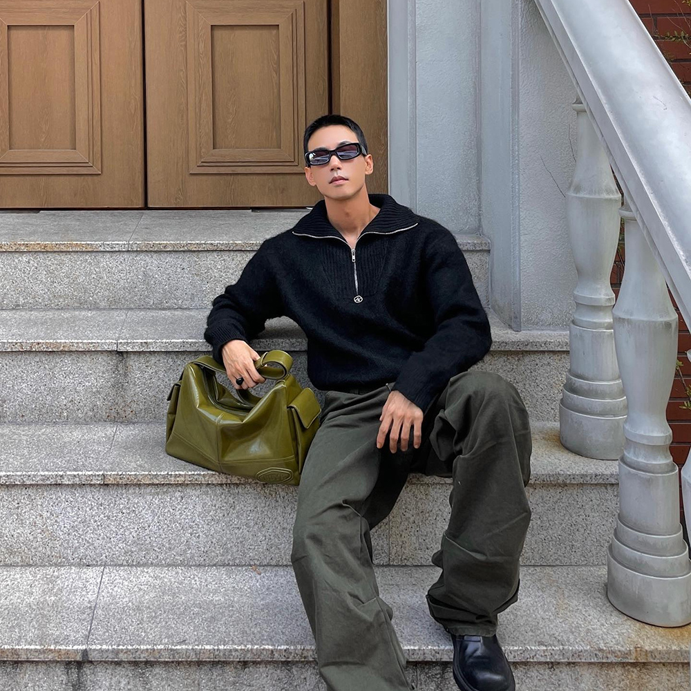 BBYB | 비비와이비 [@jjyy__kim] TOMO Messenger Cross Bag (Khaki)