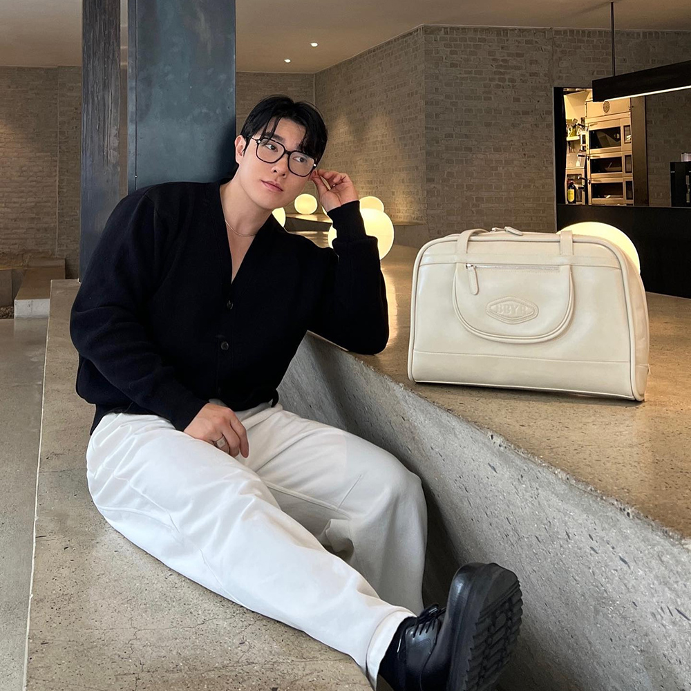 BBYB | 비비와이비 [@top_gun_hee] Lire Large Shoulder Bag (Ivory)