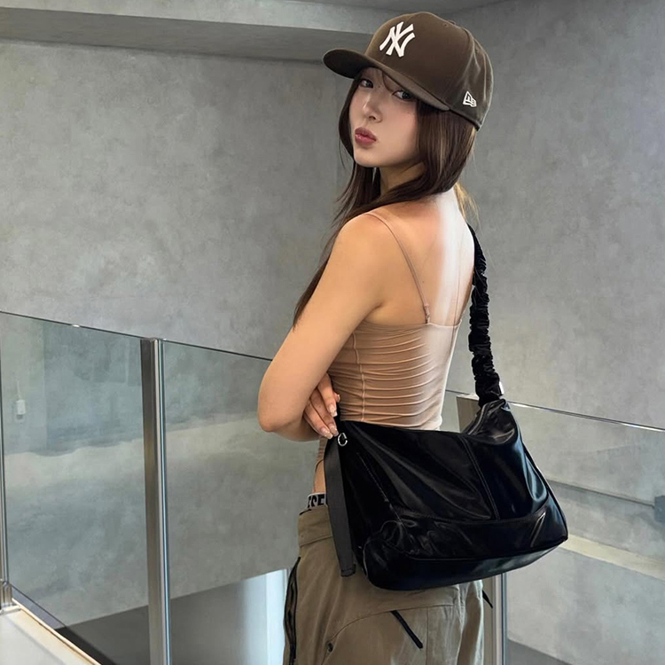 BBYB | 비비와이비 [@chaeeanny] MONA Ruffle Medium Shoulder Bag (Black)