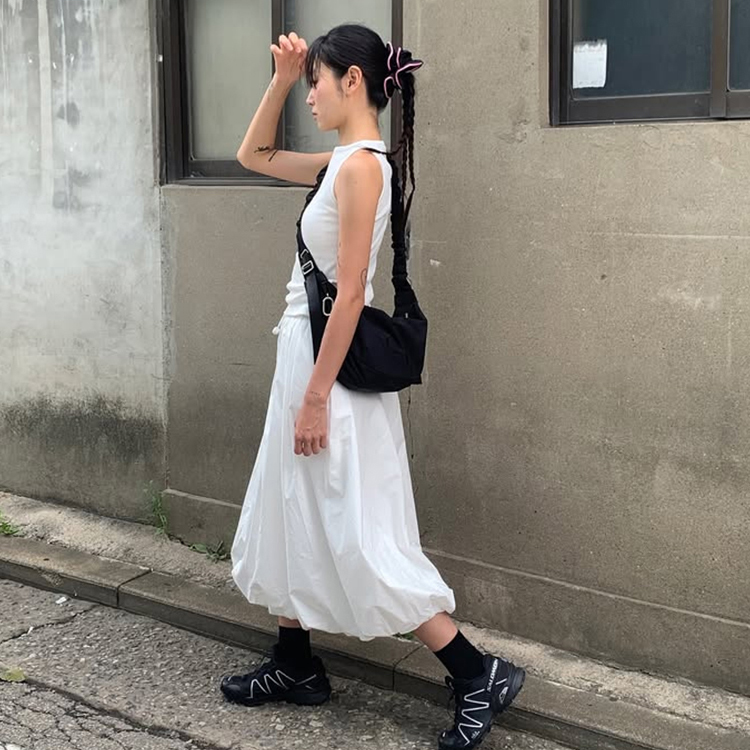 BBYB | 비비와이비 [@gimbome] Noi Ruffle Medium Shoulder Bag (Black)