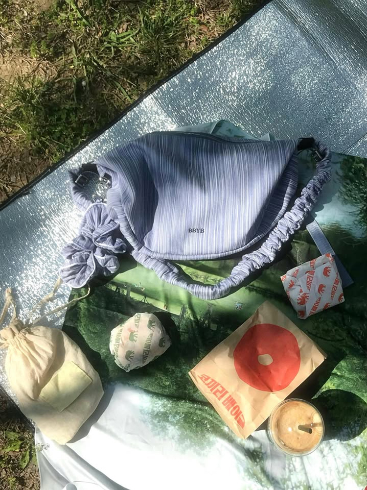 @ss.yn2 Noi Ruffle Large Shoulder Bag (Blue)