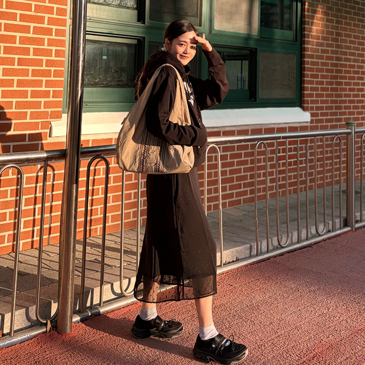 [@aromieunsun] MERIDIEN Nylon Shoulder Bag (Beige) | Karim Rashid