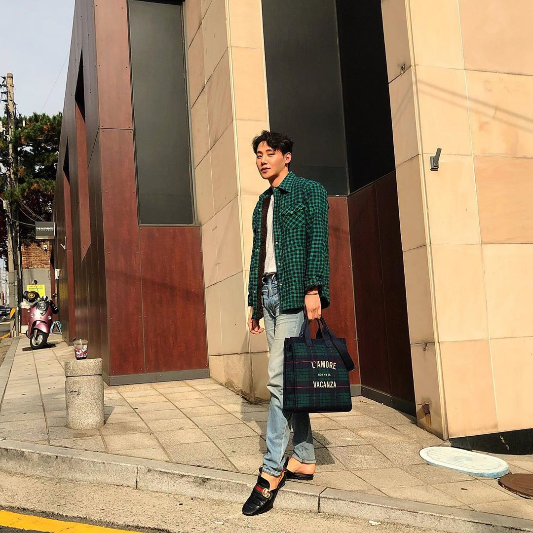 [@bonggu_1022] Tartan Unisex Tote Bag (Green) | Karim Rashid