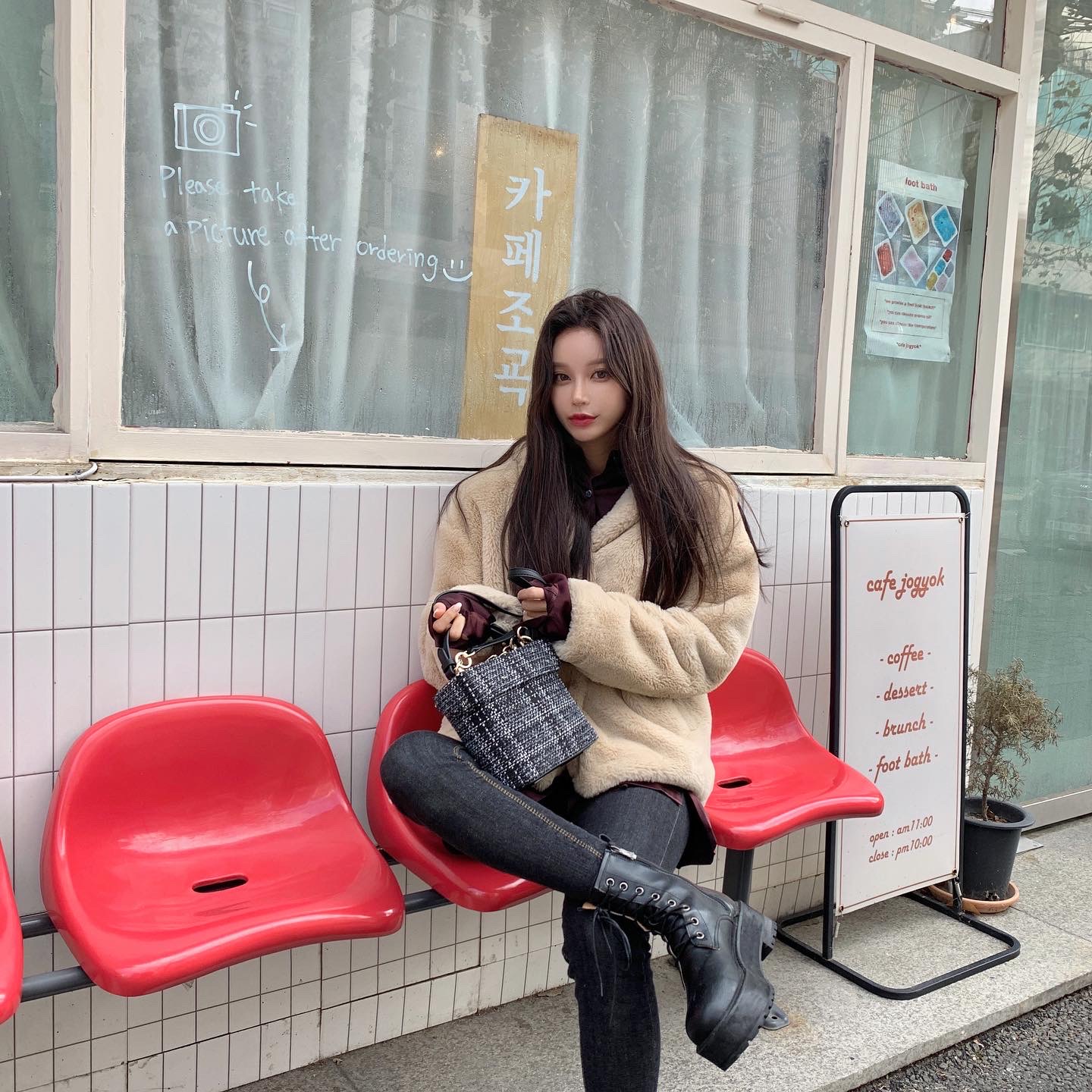 [@396jiyoon] Tindy Tweed Square Bag (Black) | Karim Rashid