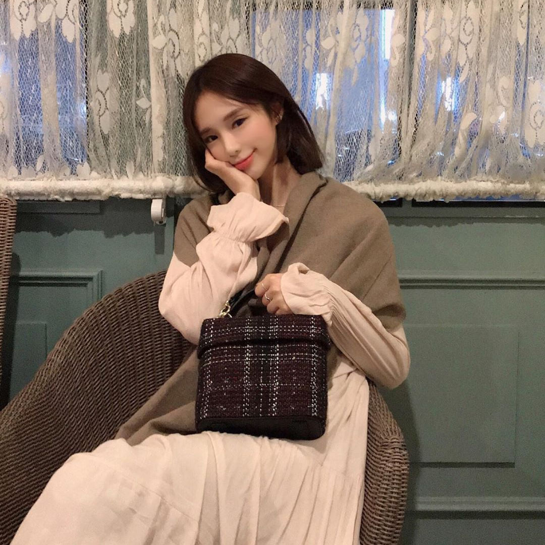 [@ae.luv] Tindy Tweed Square Bag (Red) | Karim Rashid