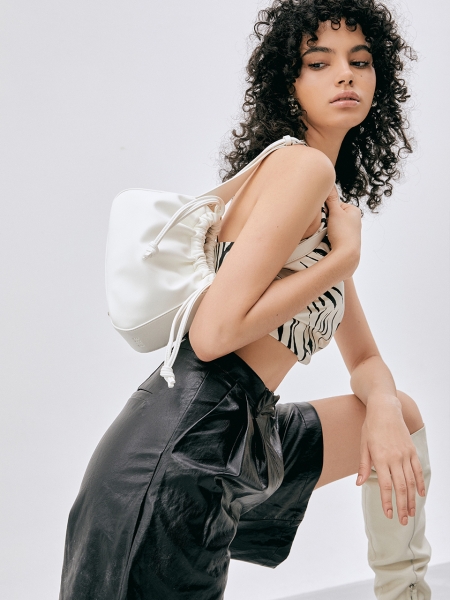 Balloon (S) Shoulder Bag (White Ivory)