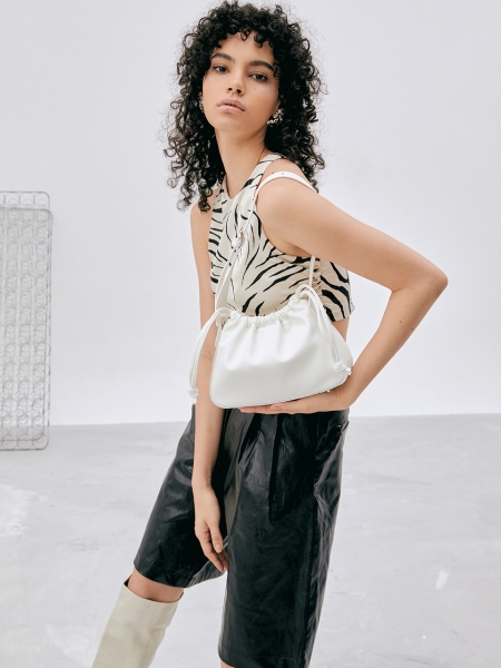 Balloon (S) Shoulder Bag (White Ivory)