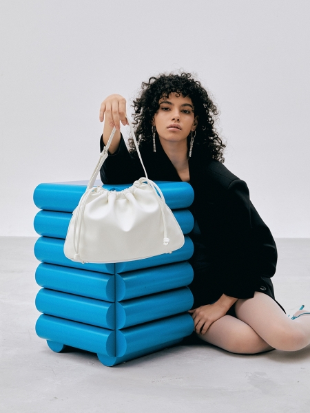 Balloon (M) Shoulder Bag (White Ivory)
