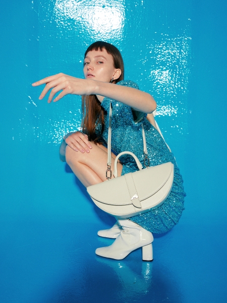 Ode Saddle Shoulder Bag (Light Grey)