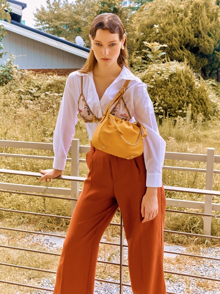 Balloon Suede Shoulder Bag (Rattan Mustard)