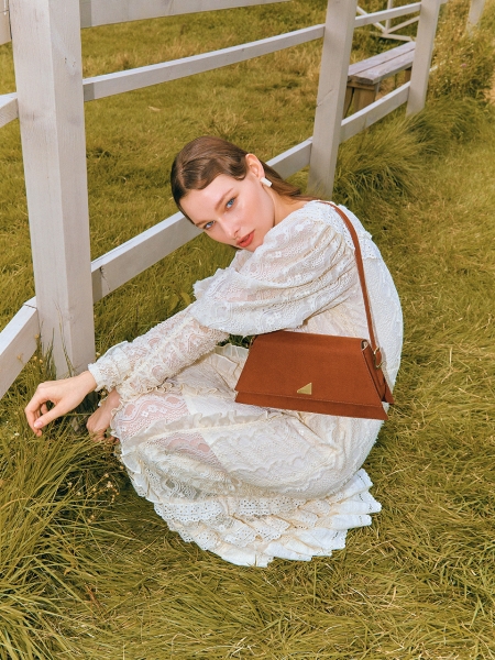 [리퍼브] Miu Suede Shoulder Bag (Friar Brown)