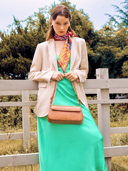 Lala Shoulder Bag (Crinkled Brown)