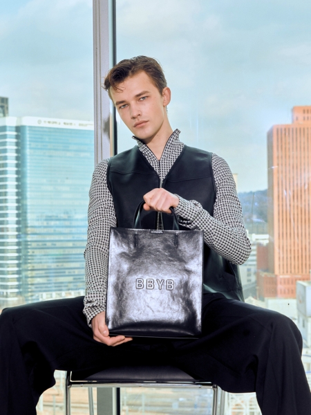 Nov Unisex Medium Tote Bag (Crinkled Black)