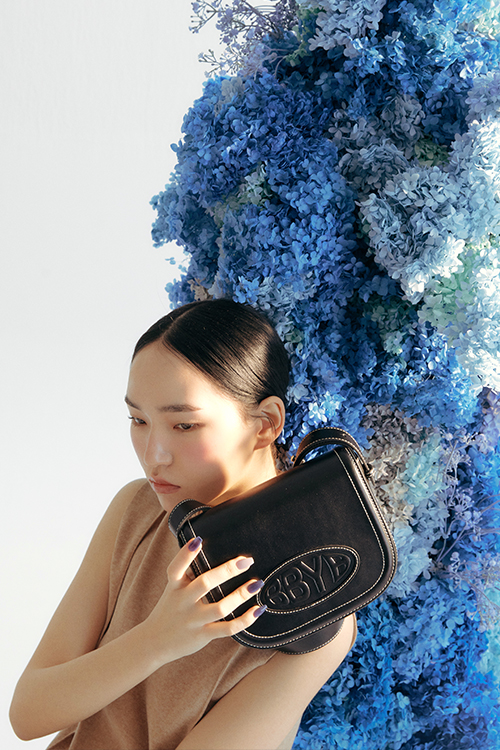 Pia Saddle Shoulder Bag (Black)