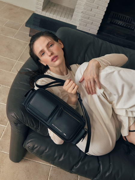 Cedar Shoulder Bag (Black)