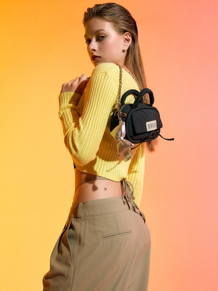 FOFO Padding Chain Cross Bag (Black) + Charm