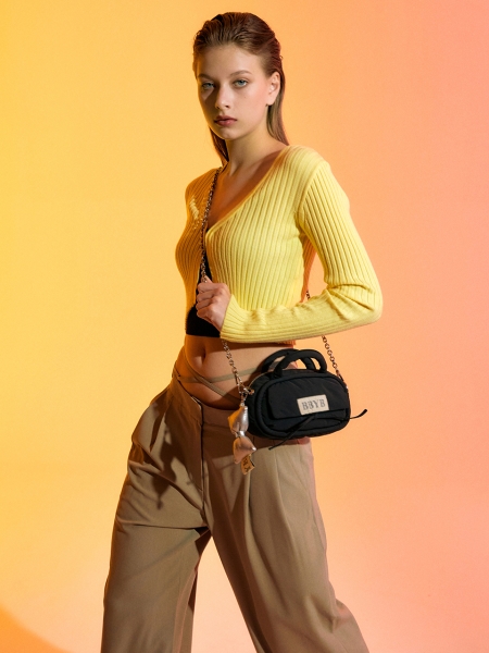 FOFO Padding Chain Cross Bag (Black) + Charm