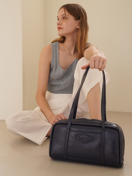 Lire Medium Shoulder Bag (Navy)