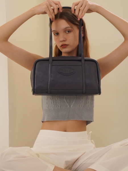 Lire Medium Shoulder Bag (Navy)