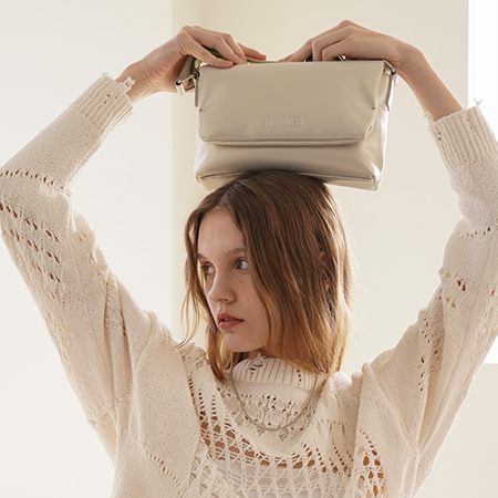 POPA Unisex Small Messenger Bag (Hologram Silver)